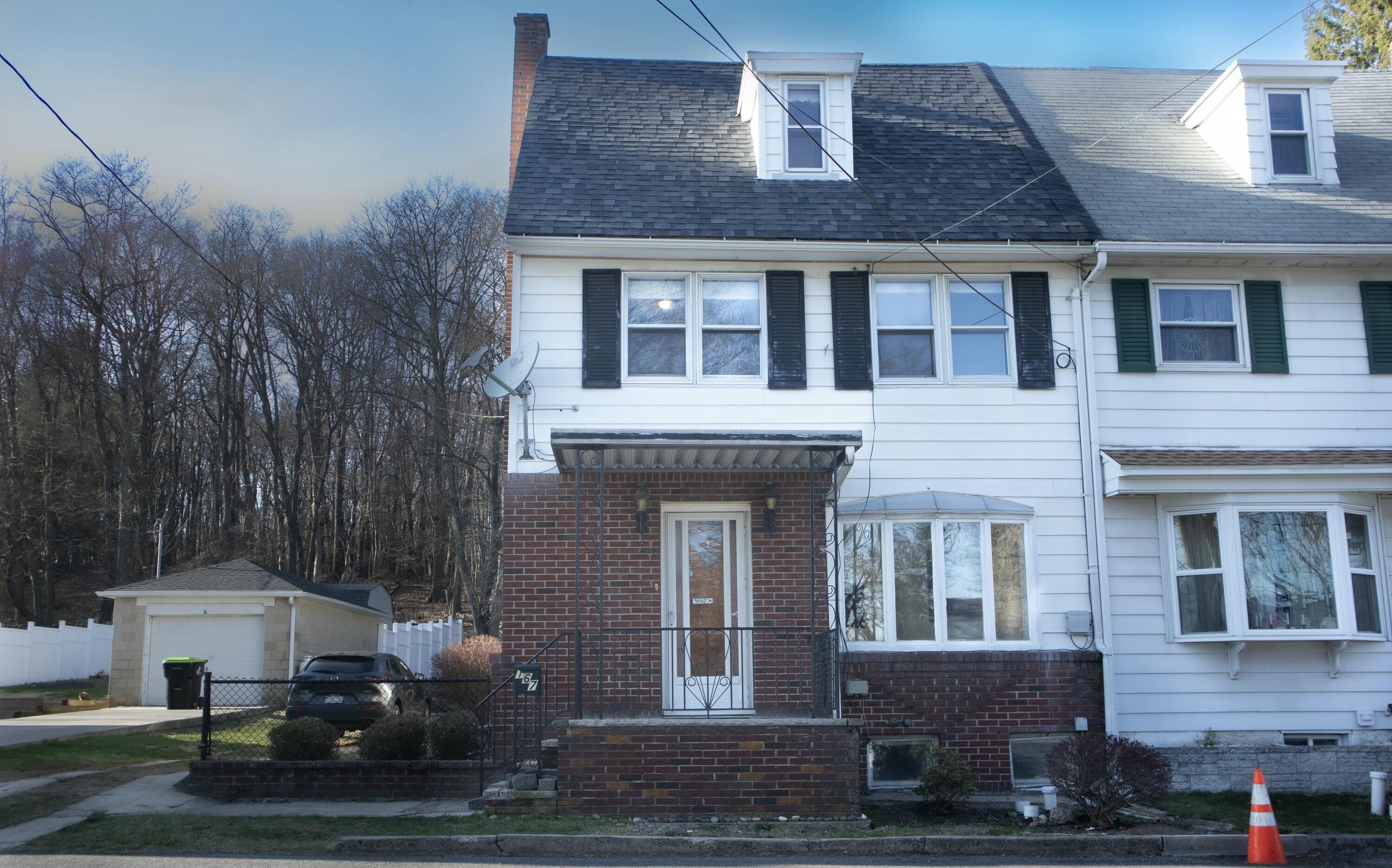 Weston Pl, Shenandoah, PA 17976
