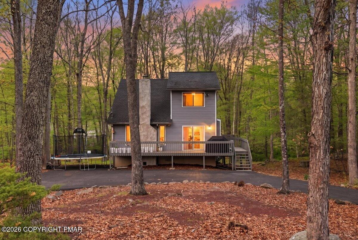 Dunchurch Dr, Bushkill, PA 18324