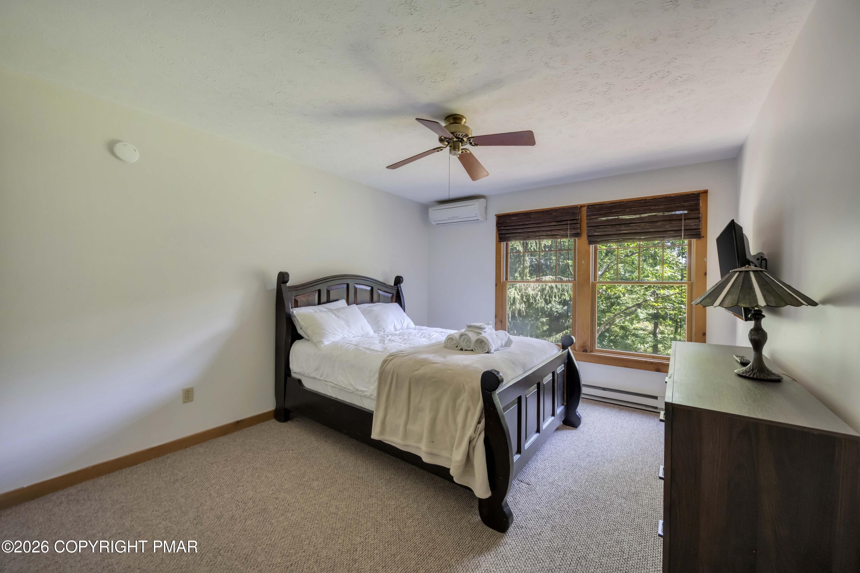 Hickory Dr, Tannersville, PA 18372