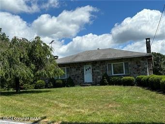 Lake Minsi Dr, Bangor, PA 18013