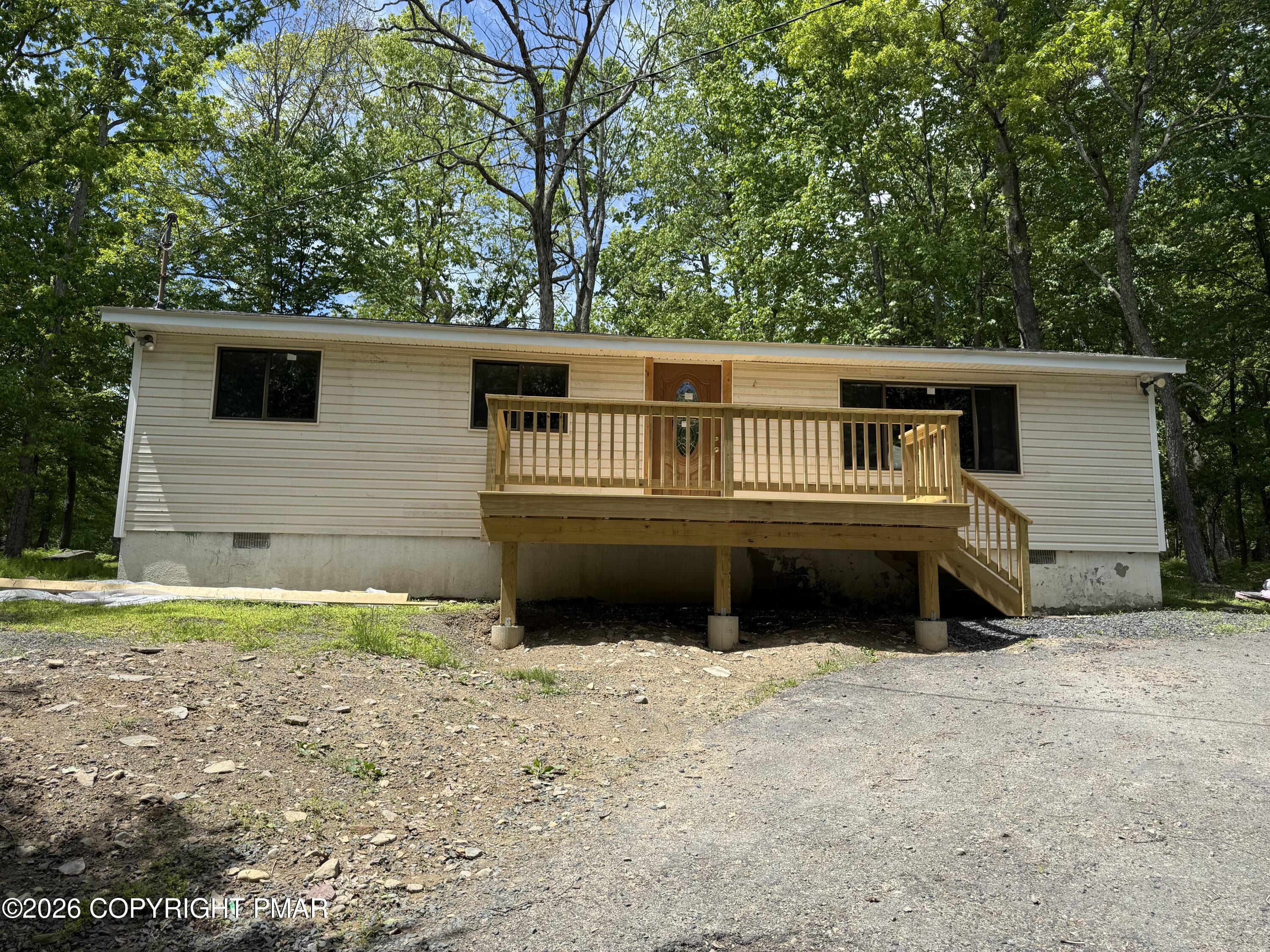 Lake Dr, Dingmans Ferry, PA 18328