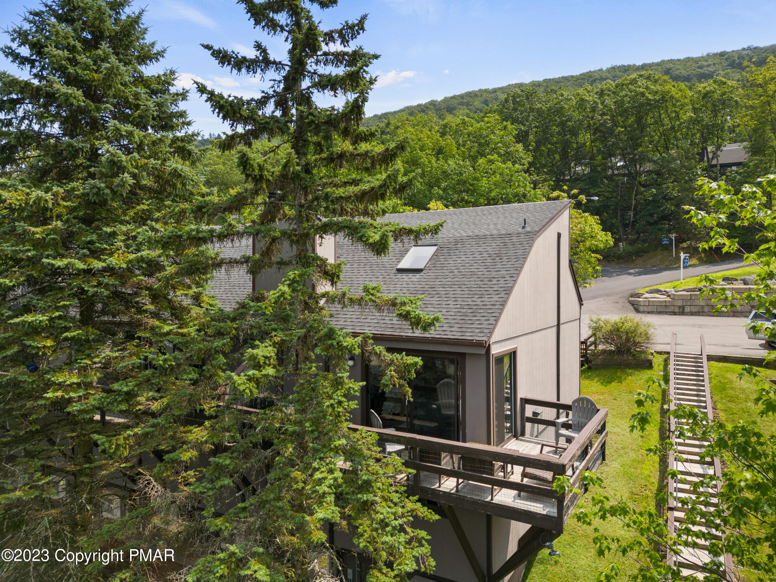Cross Country Ln, Tannersville, PA 18372 #1