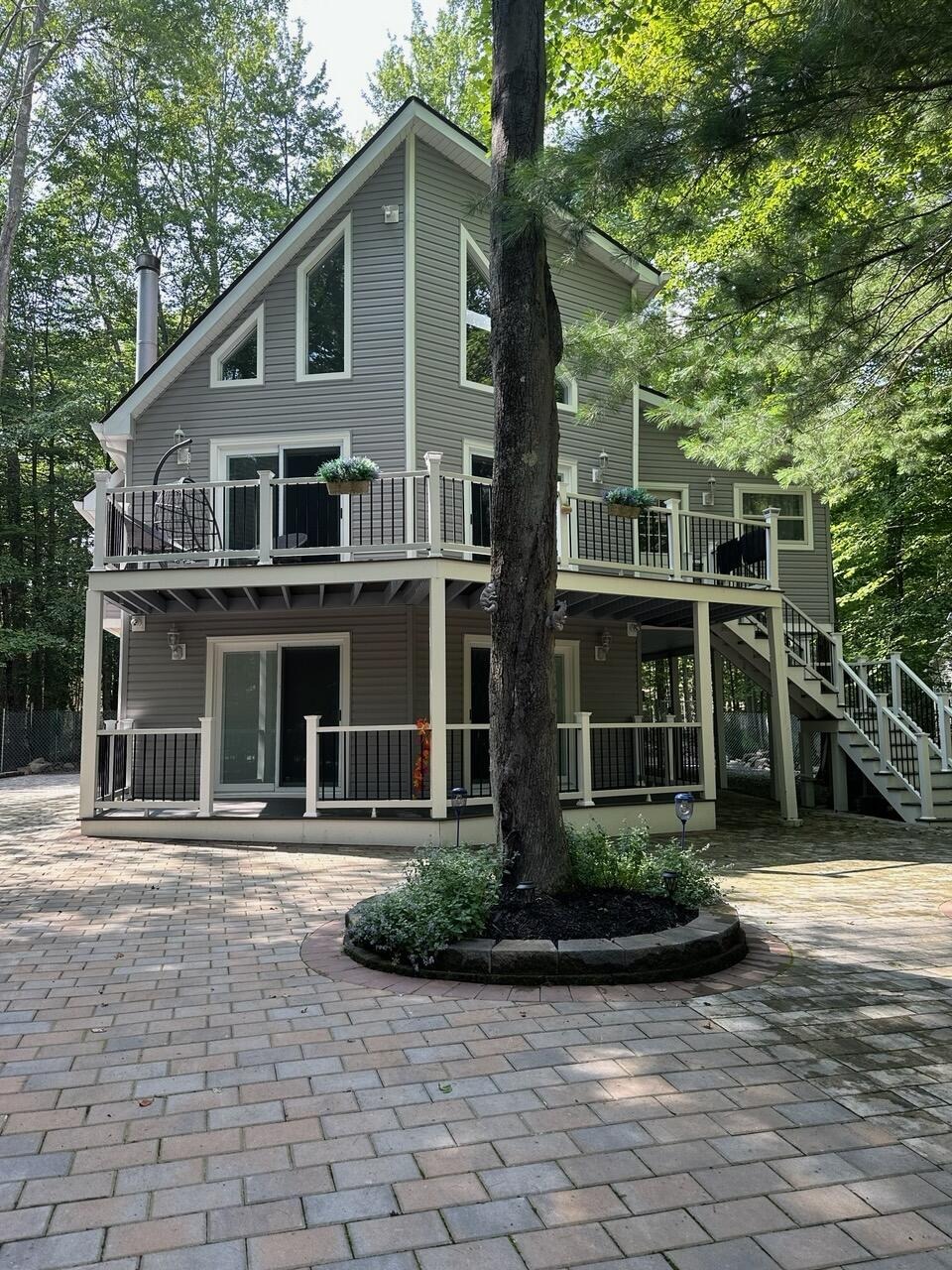 Quaker Ct, Pocono Lake, PA 18347