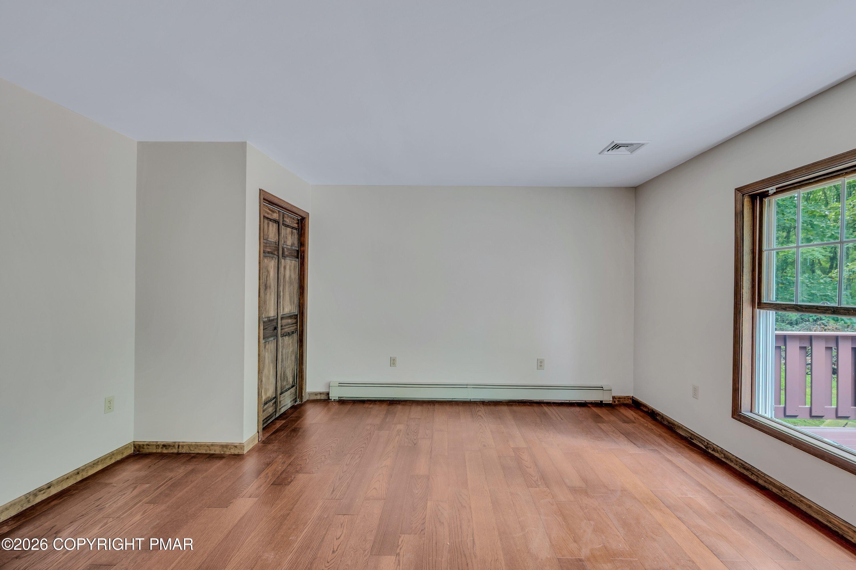 Ponder Ln, Scotrun, PA 18355