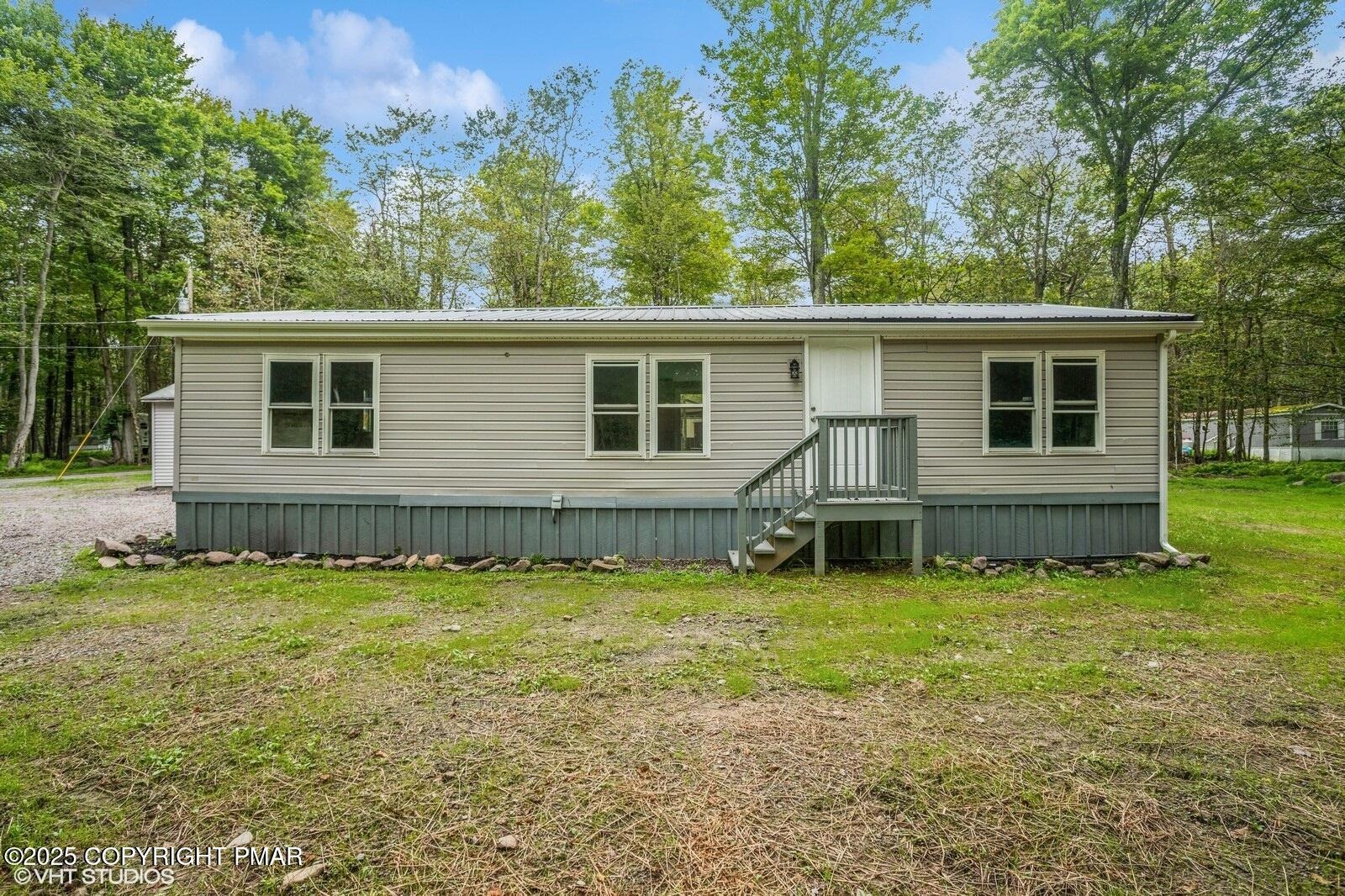 Blackfoot Path, Gouldsboro, PA 18424